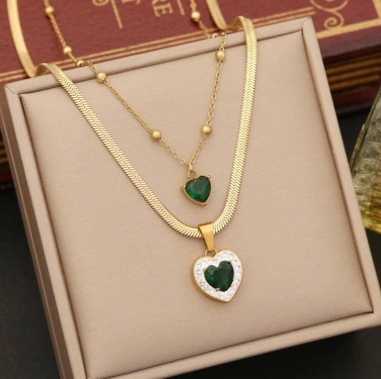 Emerald pendant necklaces