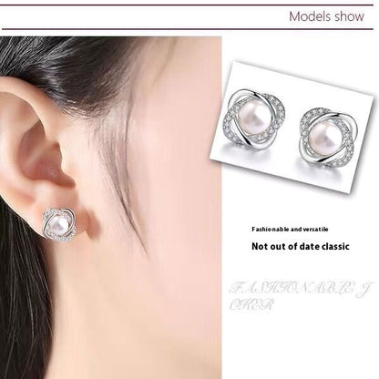 Pearl Elegant Ear Studs