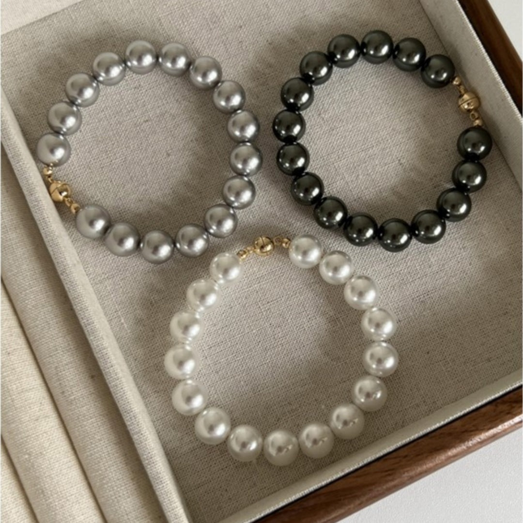 Circle Pearl Bracelets