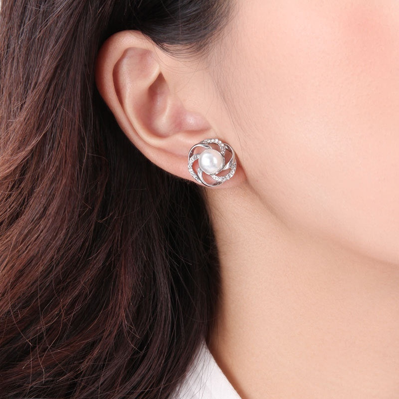 Pearl Elegant Ear Studs