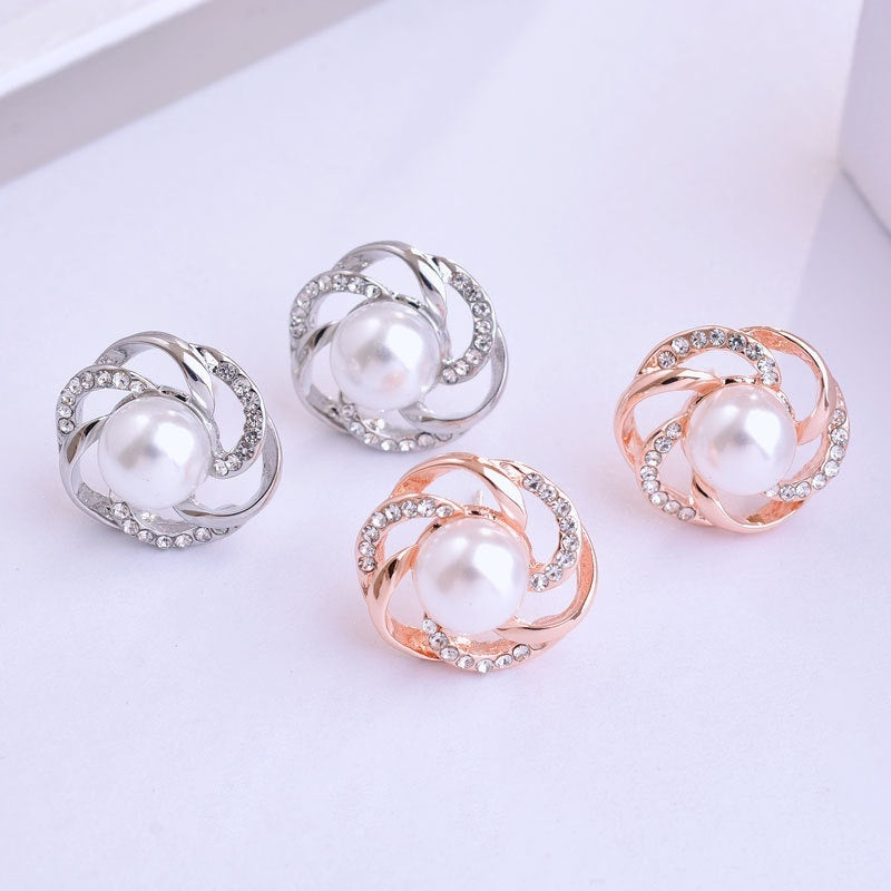 Pearl Elegant Ear Studs