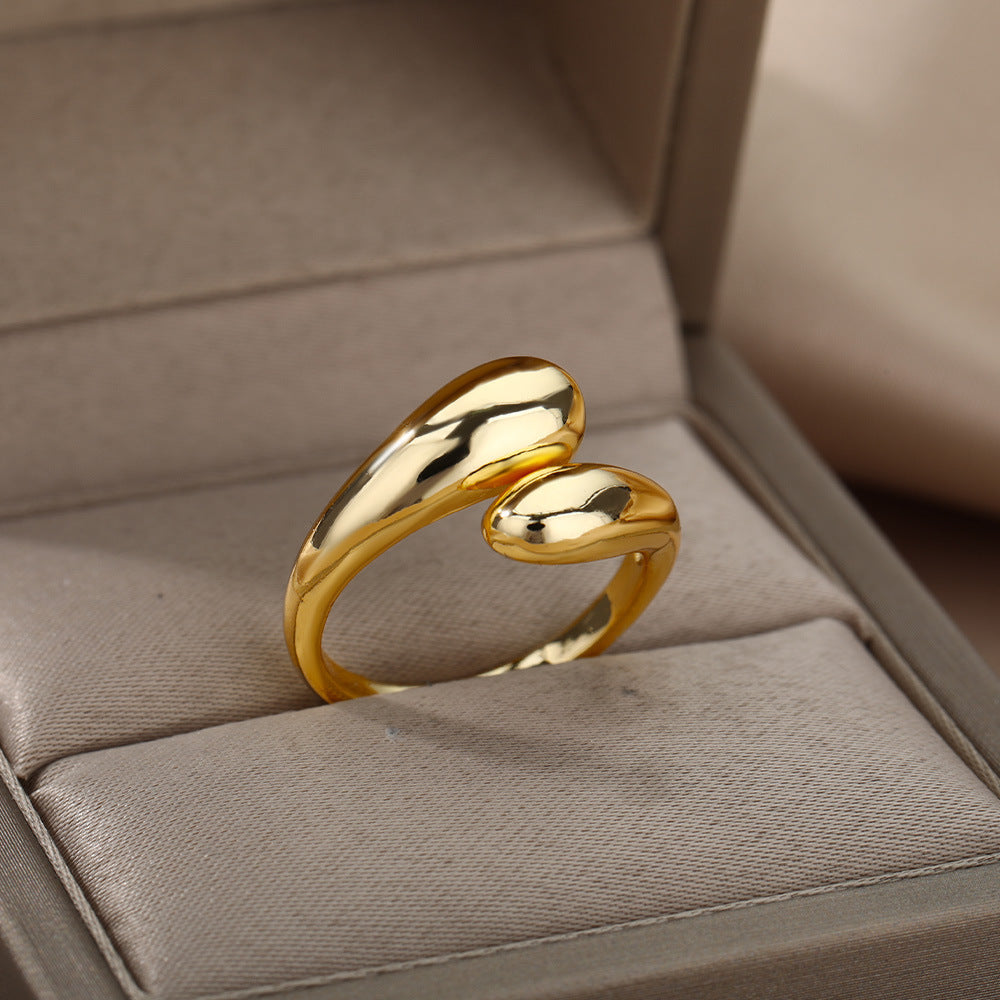 Golden Color Irregular Geometric Rings