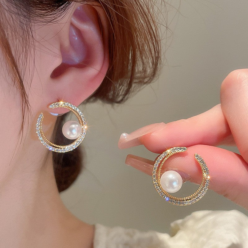 Shiny Pearl Ear Studs