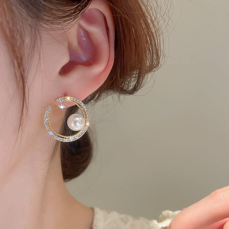 Shiny Pearl Ear Studs