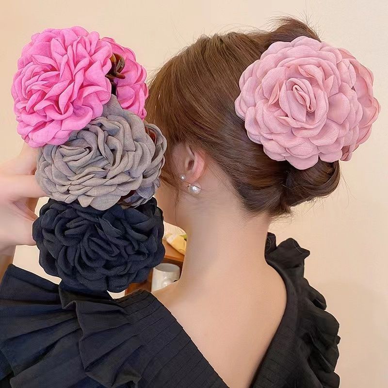 Graceful flower barrettes