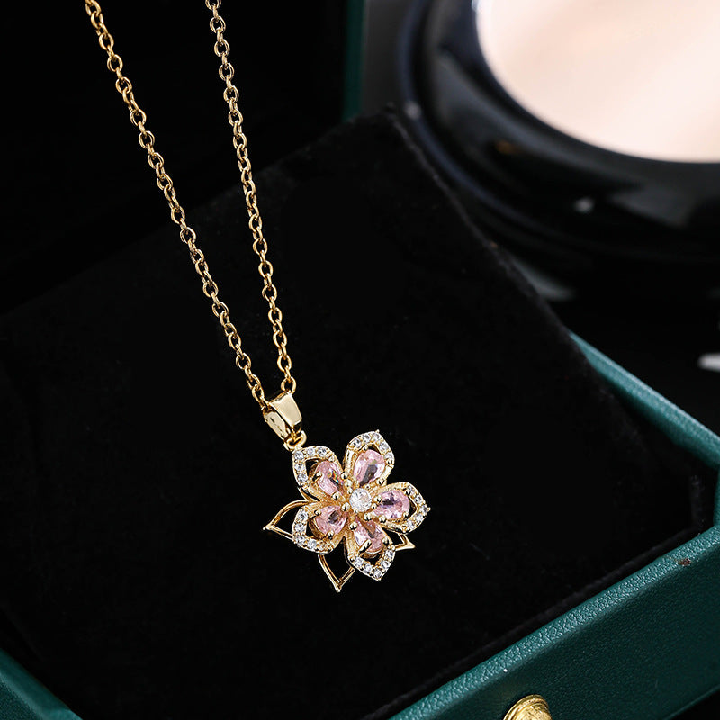 Flower-shaped Rotating Necklaces