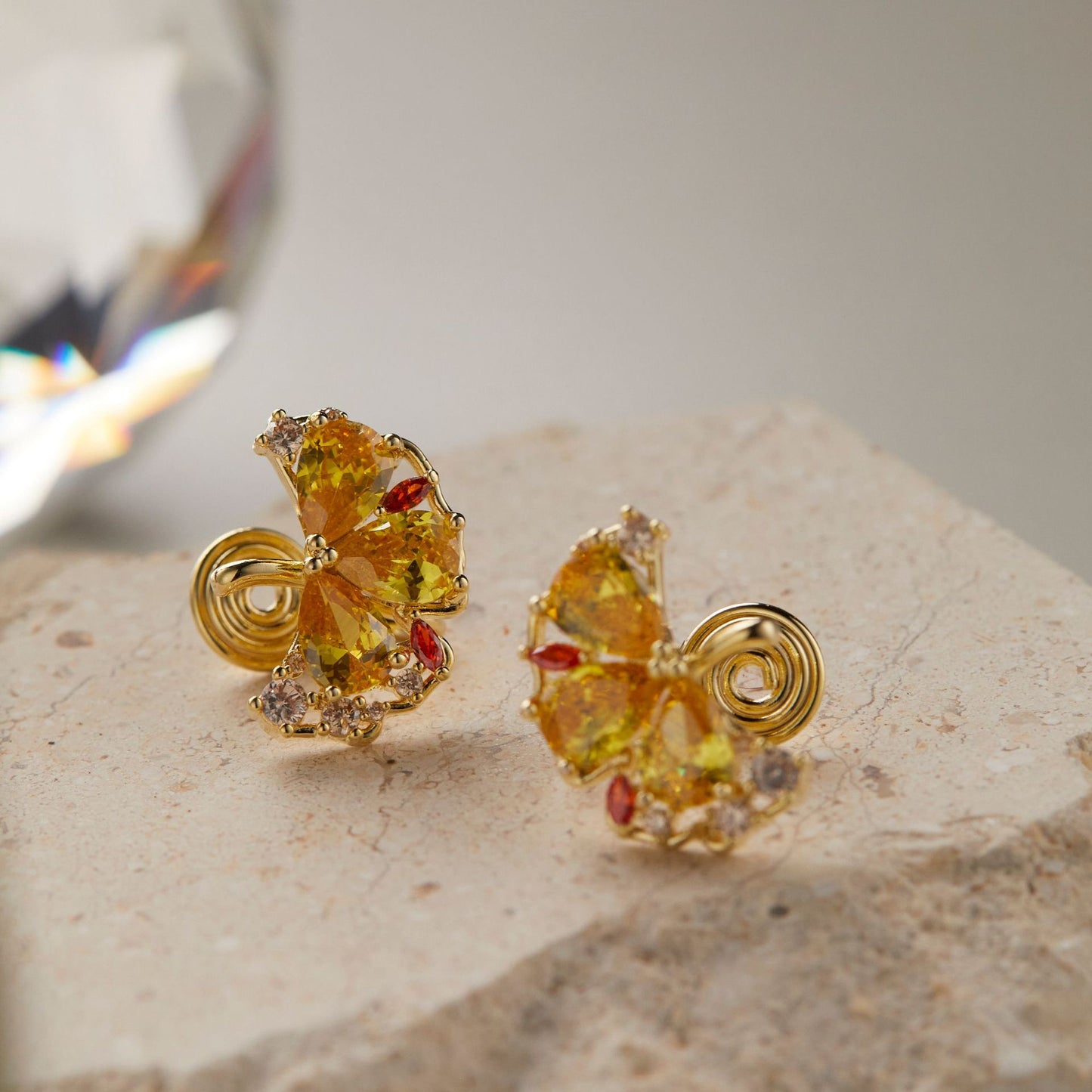 Shimmer Ginkgo Leaf Shimmer Zircon Ear Studs