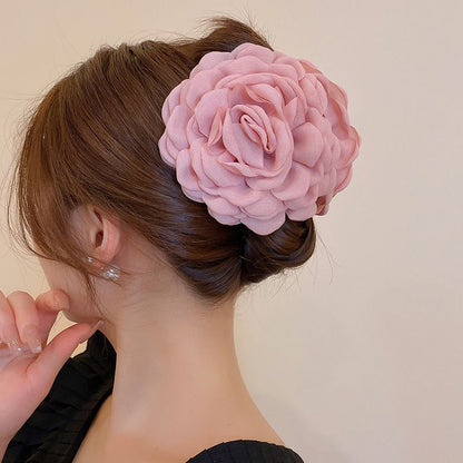 Graceful flower barrettes