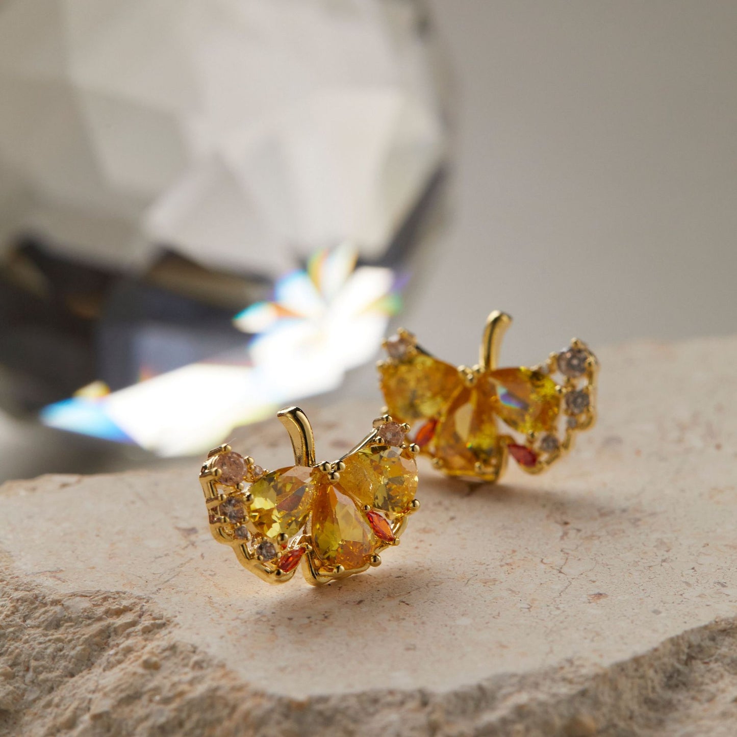 Shimmer Ginkgo Leaf Shimmer Zircon Ear Studs