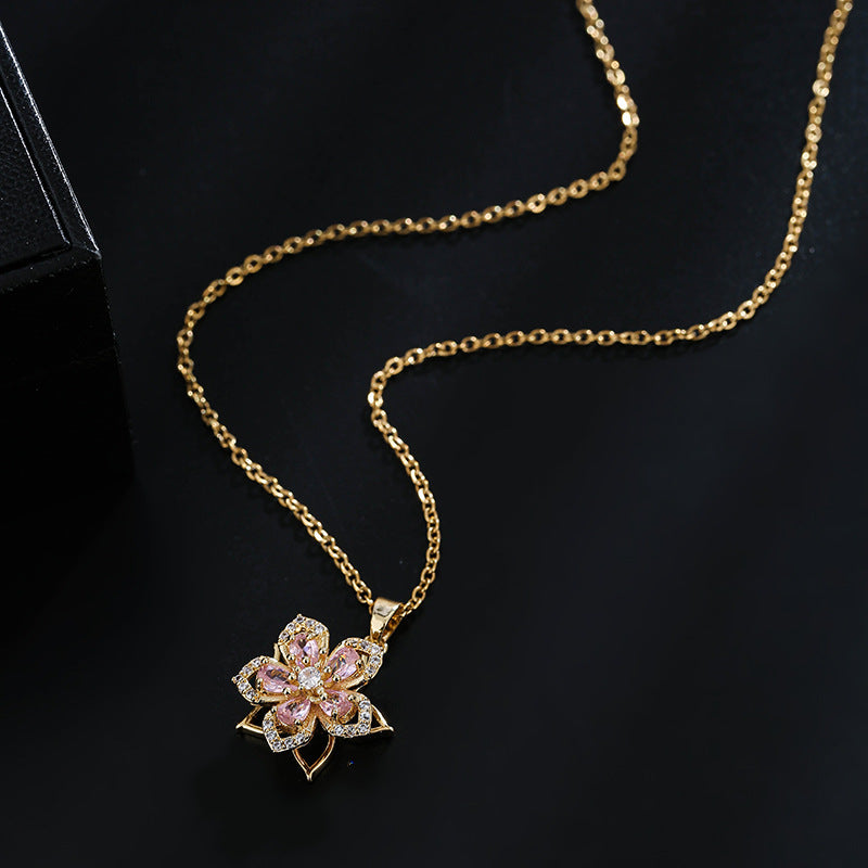 Flower-shaped Rotating Necklaces