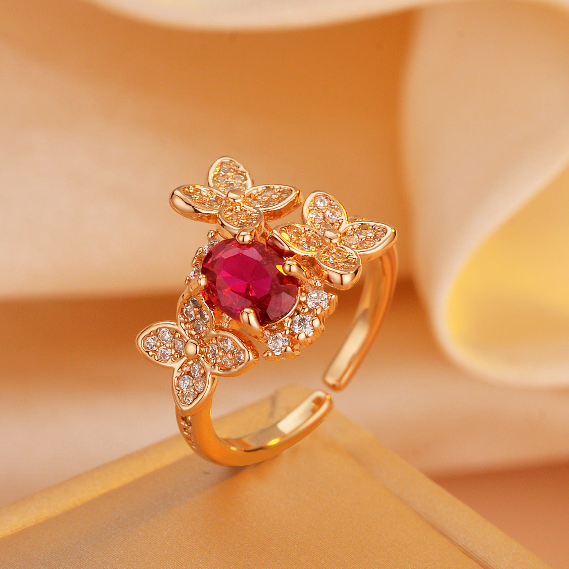 Three-flower Gemstone Ring Design