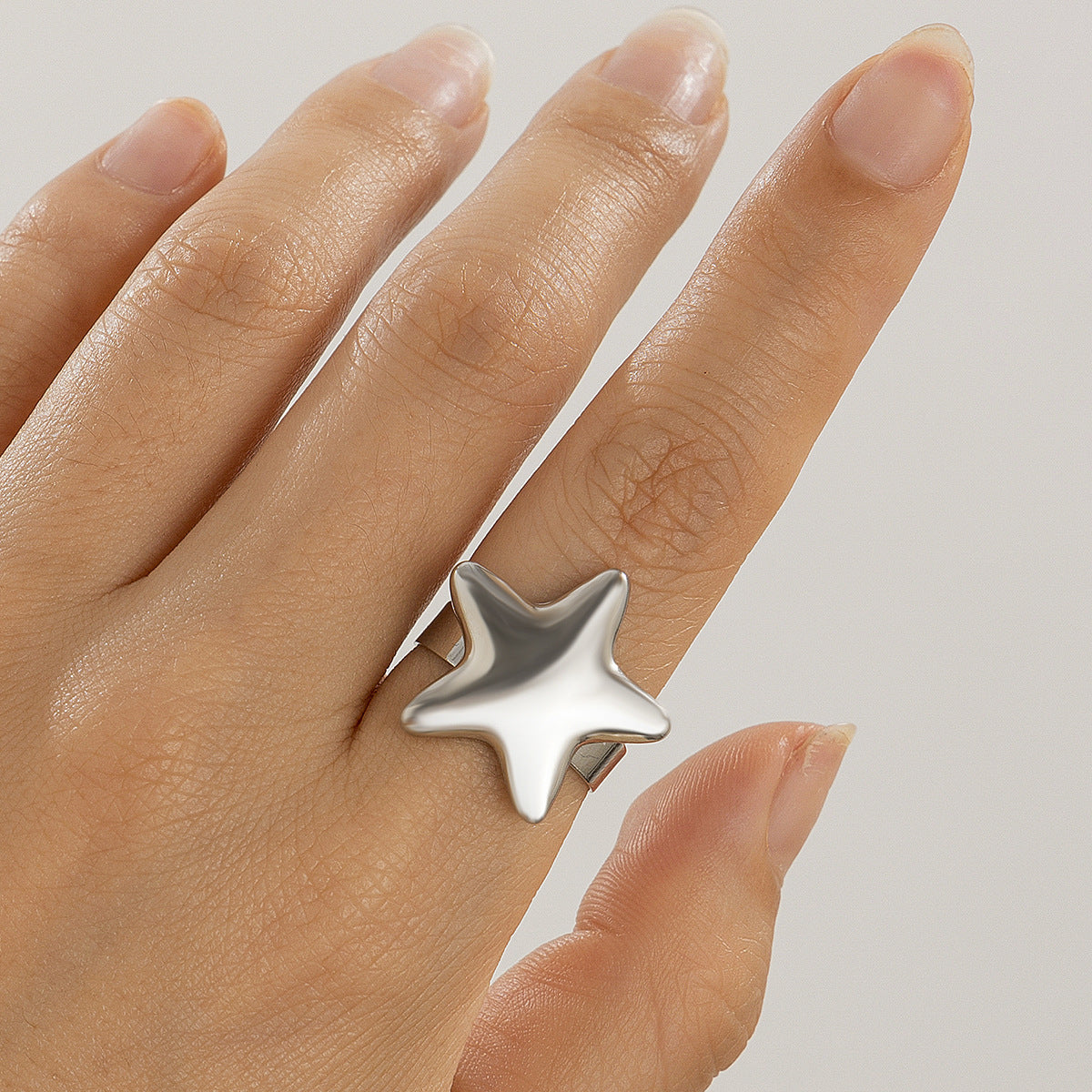 Niche Three-dimensional Star Ring Opening