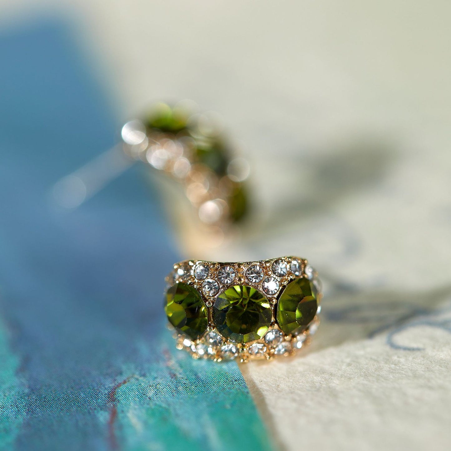 Retro Exquisite Olive Green Zircon Stud Earrings