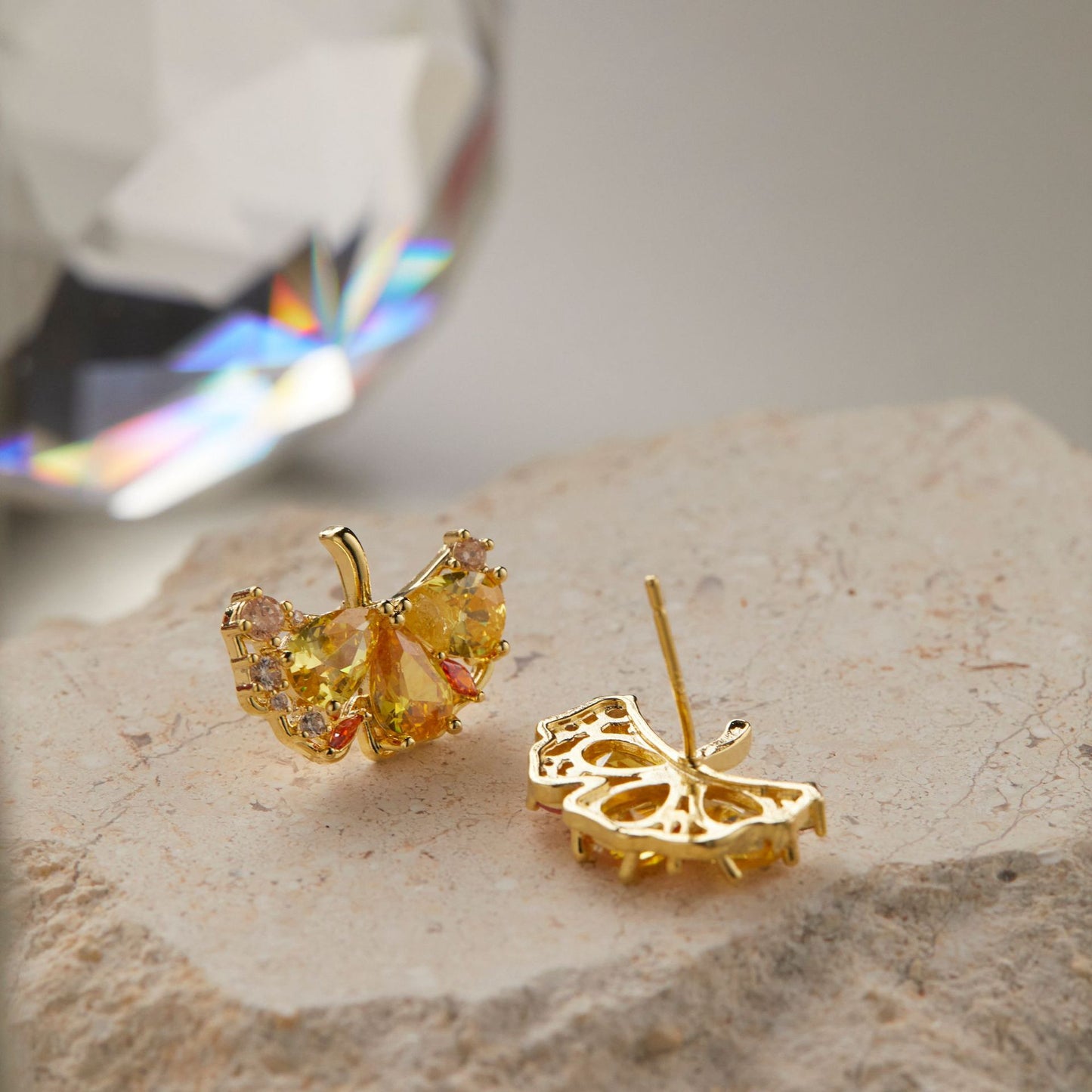 Shimmer Ginkgo Leaf Shimmer Zircon Ear Studs