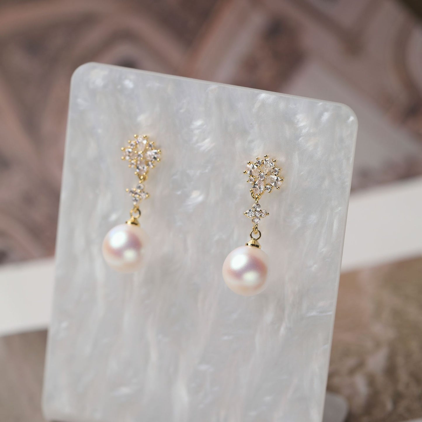 Retro Minority Shining Pearl Stud Earrings