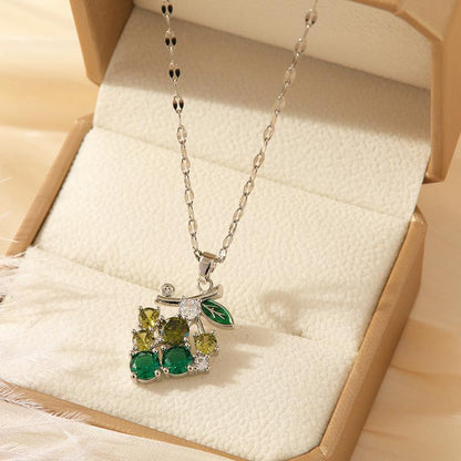 Fashion Design Emerald Grape Necklace For Women