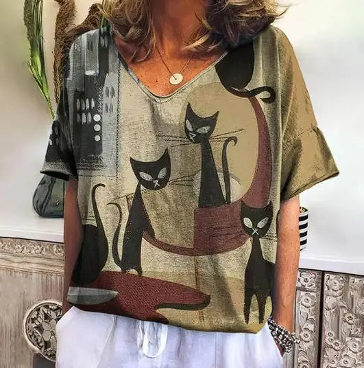 Short Sleeve T-Shirt with Kitten Graphic